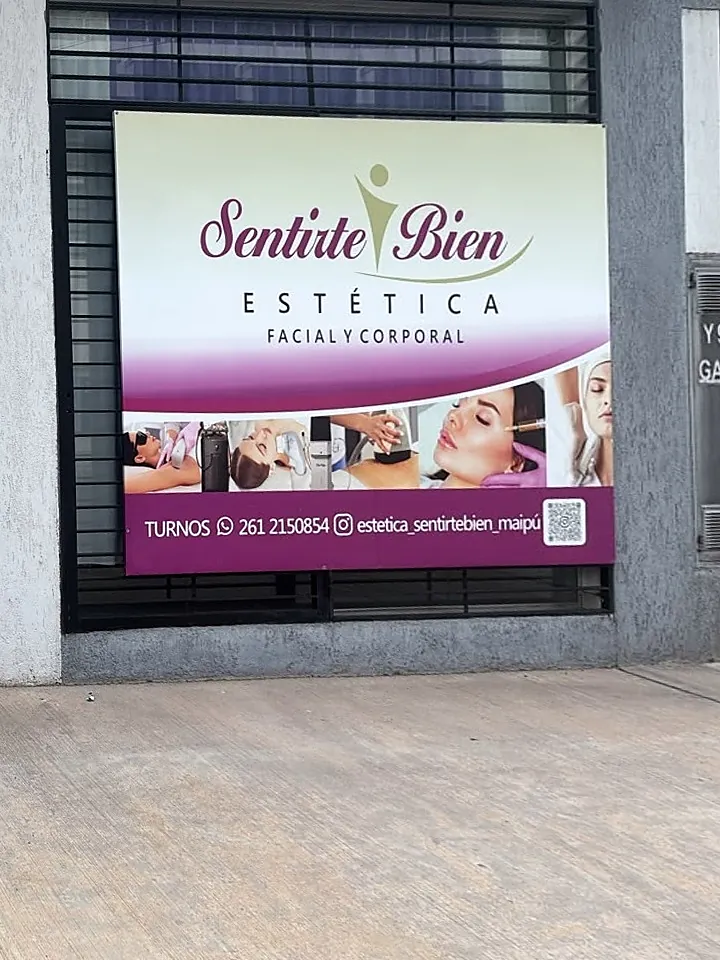Frente del local de Sentirte Bien en Maipú, con el cartel de la estética
